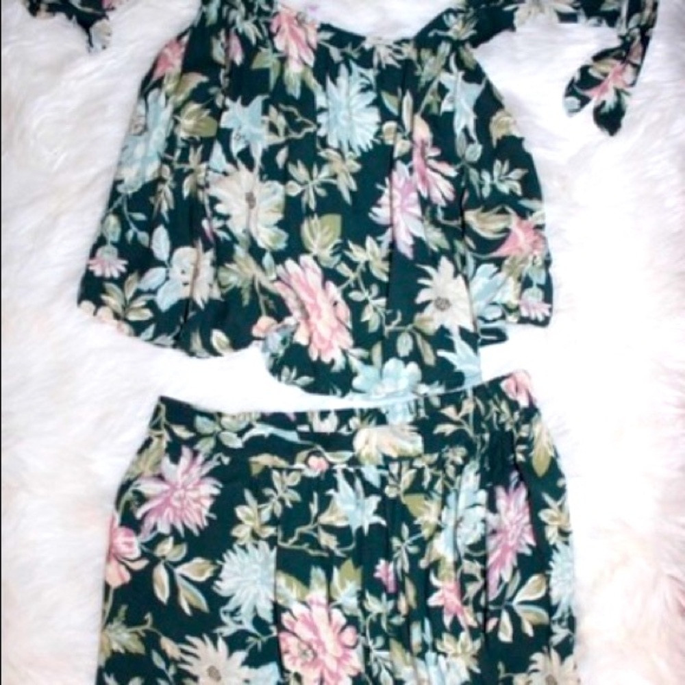 Top and skirt spring set.
